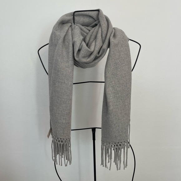 Nordstrom 100% Cashmere Scarf - Picture 1 of 3